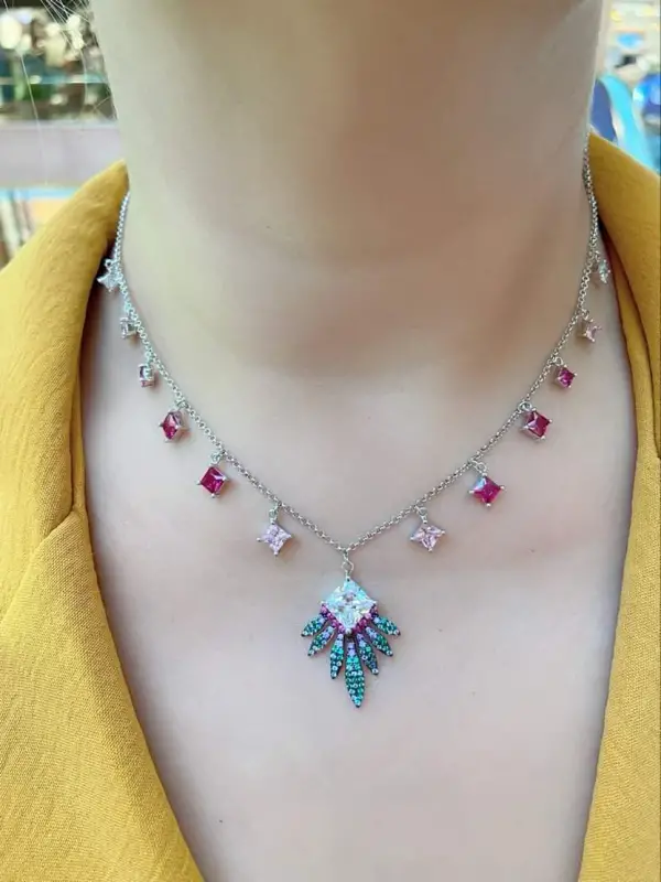 RENKLİ TAŞLI GERDANLIK